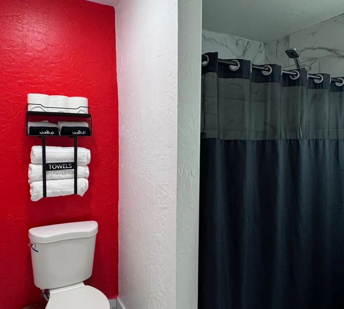 Phoenix Red Room For Couples 0*,